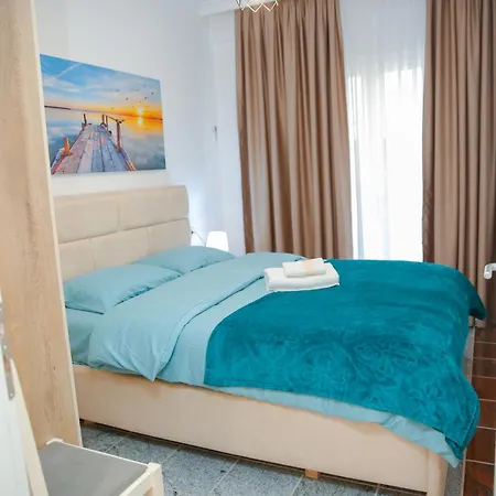 Fishta Q5 32 Apartament *