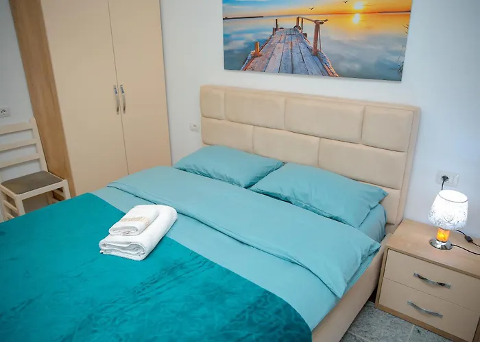 Apartment Fishta Q5 32 *