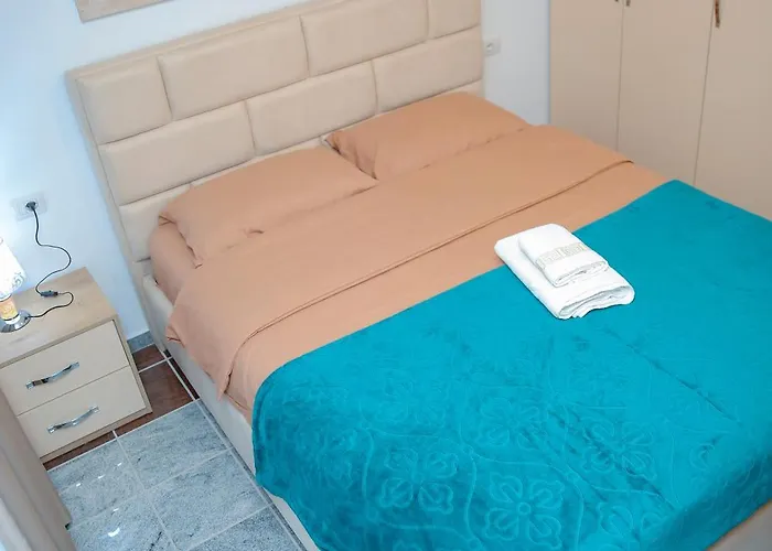 Apartment Fishta Q5 32 Velipojë