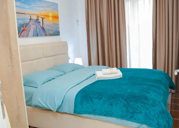 Fishta Q5 32 Apartment *